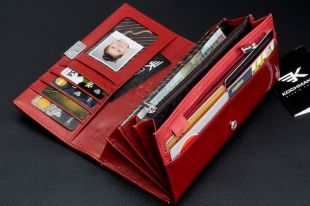 Praktyczne i stylowe - duże portfele damskie dla kobiet