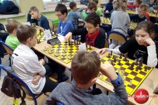 Mikołajkowy Turniej Szachowy Szalonego Krasnoluda rozegrano w SP 5 