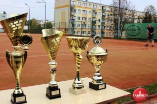 Tenisowy turniej „Rosyjska ruletka” zakończył zmagania singlistów na kortach TKKF „Skanda”