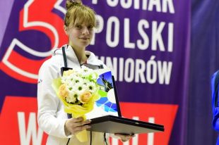 Aniela Kozłowska z UKS Hajduczek Olsztyn wygrała cykl turniejów szermierczych KGHM Tour