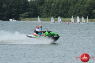 Motorówki i skutery nie znikną z Jeziora Krzywego