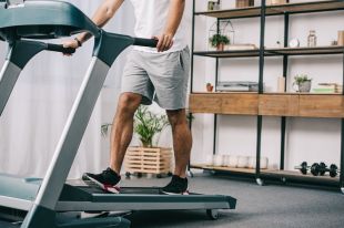 Pięć popularnych bieżni do domowej sekcji ćwiczeń - zrealizuj trening biegowy w warunkach domowych